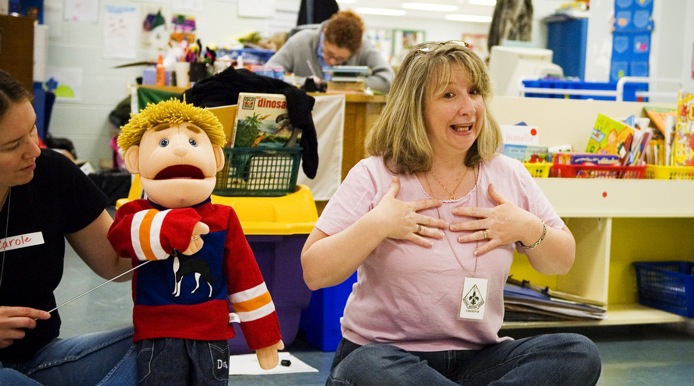 teaching with puppets