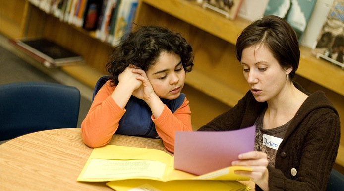 teacher teaching student one on one